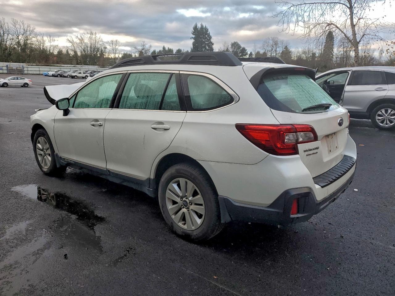 Subaru Outback 2.5i Image 2
