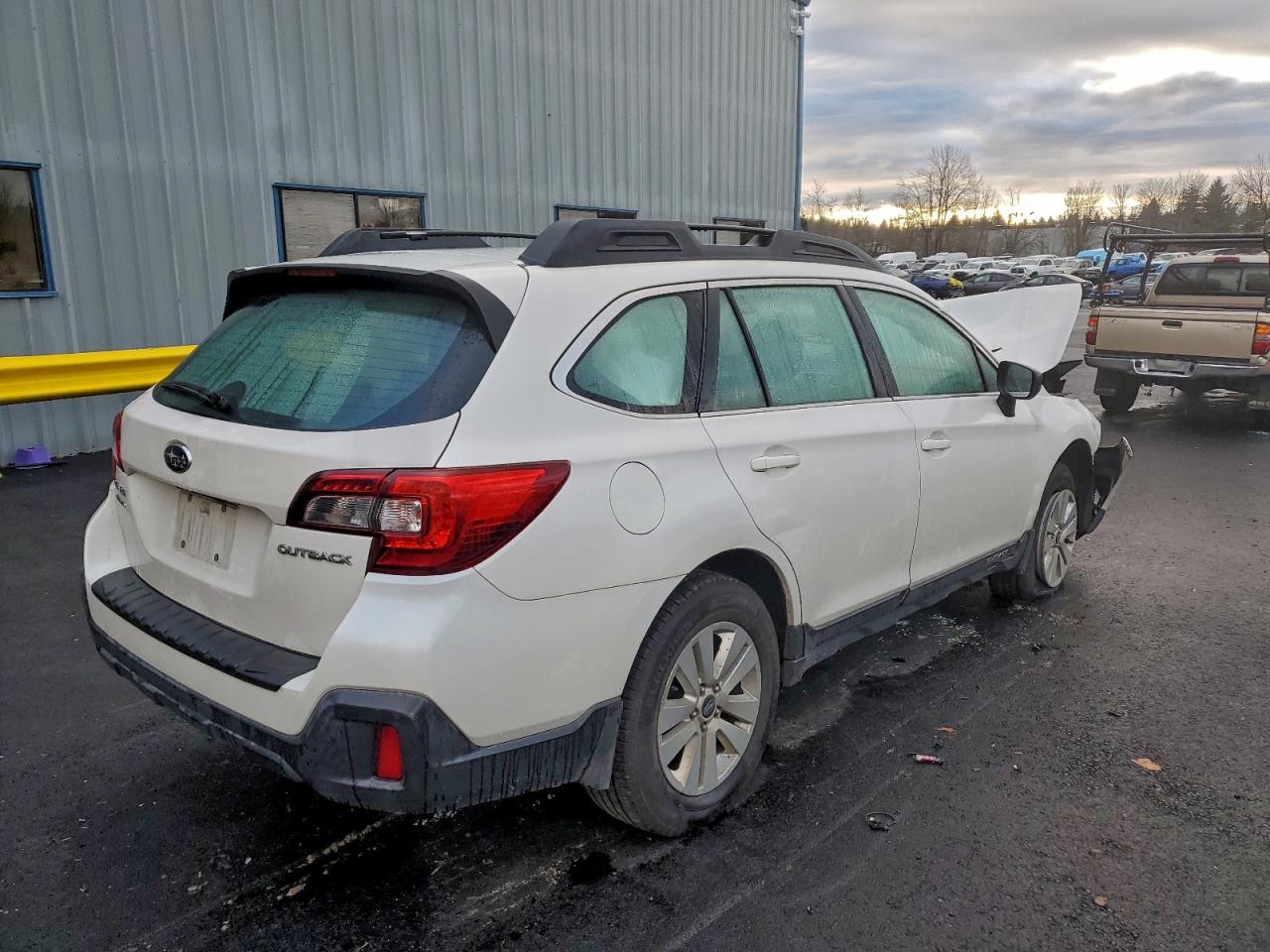 Subaru Outback 2.5i Image 3