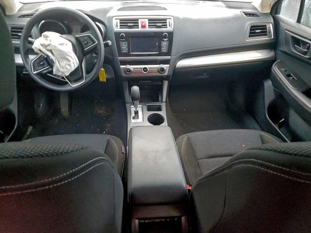 Subaru Outback 2.5i Image 6